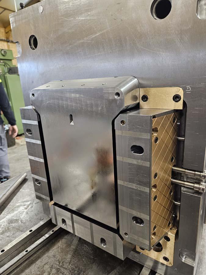 Conception de moules PLV La Croisille